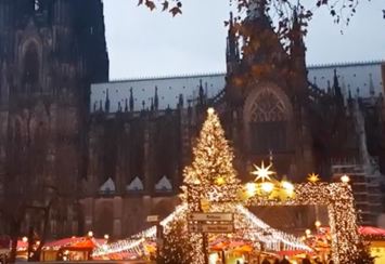 Kerstmarkt bij de Dom van Keulen